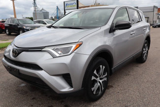 Used 2018 Toyota RAV4 LE image 1