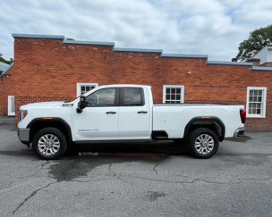 Used 2022 GMC Sierra 2500 Pro w/ Convenience Package image 1