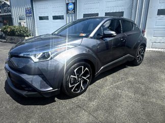 Used 2019 Toyota C-HR XLE image 1