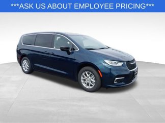 New 2025 Chrysler Pacifica Select image 1