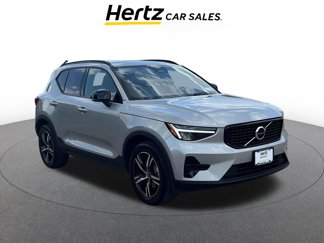Used 2024 Volvo XC40 B5 Core image 1