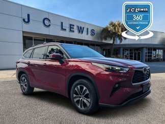 Used 2022 Toyota Highlander XLE image 1