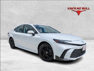 Certified 2025 Toyota Camry SE image 1