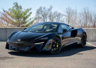New 2025 McLaren Artura image 1
