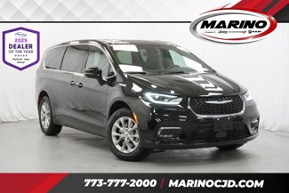 New 2025 Chrysler Pacifica Select image 1