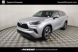 Certified 2023 Toyota Highlander XLE image 1