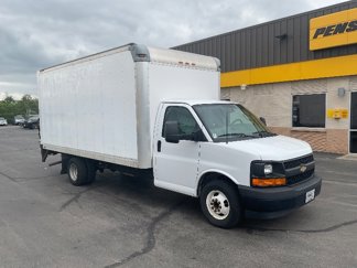 Used 2017 Chevrolet Express 3500 Extended image 1