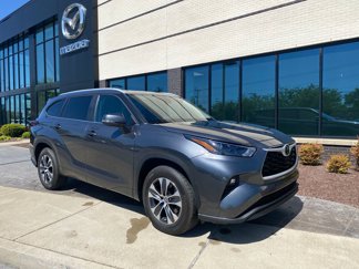 Used 2024 Toyota Highlander XLE image 1