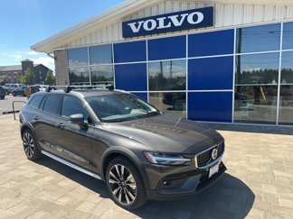 New 2025 Volvo V60 B5 Cross Country Ultra w/ Climate Package image 1