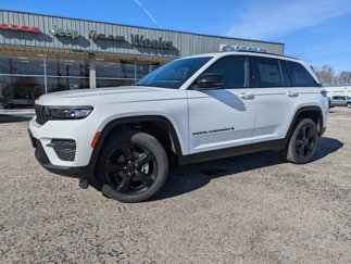 New 2025 Jeep Grand Cherokee Altitude image 1