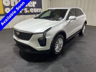 Used 2024 Cadillac XT4 Luxury image 1