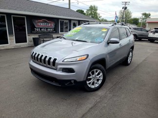Used 2017 Jeep Cherokee Latitude w/ Cold Weather Group image 1