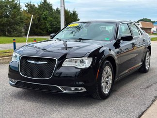 Used 2020 Chrysler 300 Touring w/ Driver Convenience Group image 1
