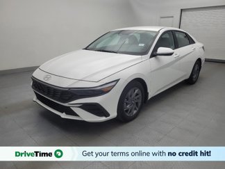 Used 2024 Hyundai Elantra SEL image 1