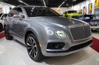 Used 2017 Bentley Bentayga image 1