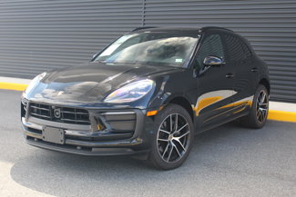 Certified 2025 Porsche Macan image 1