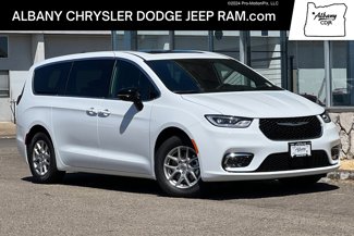 New 2025 Chrysler Pacifica Select image 1