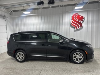 Used 2022 Chrysler Pacifica Limited image 1