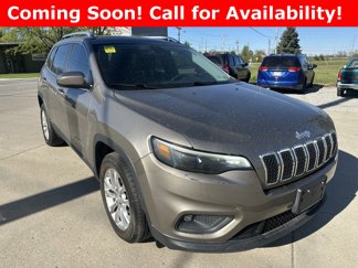 Used 2019 Jeep Cherokee Latitude w/ Popular Appearance Group image 1