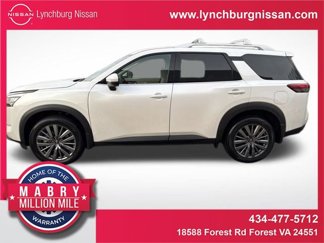 New 2025 Nissan Pathfinder SL image 1