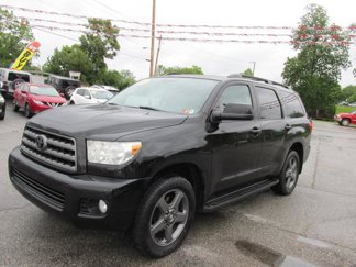 Used 2017 Toyota Sequoia SR5 image 1