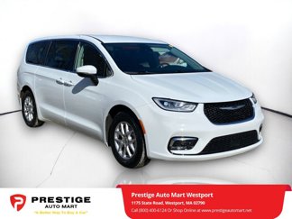 Used 2023 Chrysler Pacifica Touring-L image 1