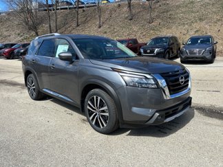New 2025 Nissan Pathfinder Platinum image 1