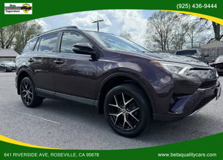 Used 2018 Toyota RAV4 SE image 1