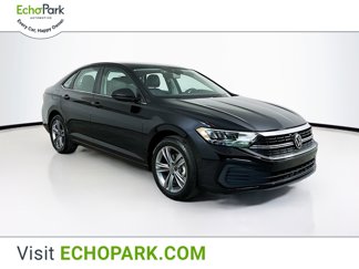 Used 2024 Volkswagen Jetta SE image 1