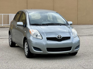 Used 2010 Toyota Yaris 4-Door Hatchback image 1