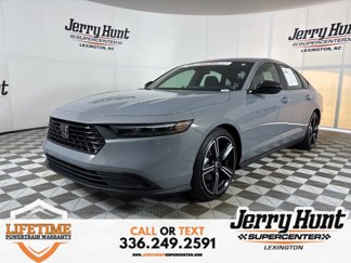 Used 2025 Honda Accord Sport image 1