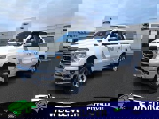 Used 2021 RAM 1500 4x4 Crew Cab image 1