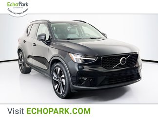 Used 2025 Volvo XC40 B5 Plus image 1