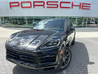 Used 2025 Porsche Cayenne S image 1