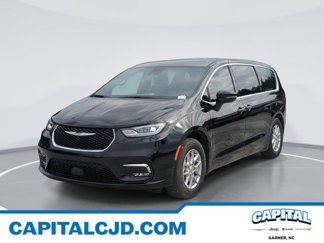 New 2026 Chrysler Pacifica Select image 1