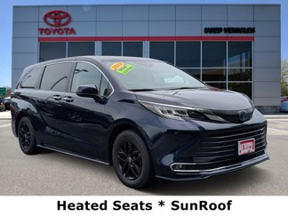 Certified 2022 Toyota Sienna XLE image 1