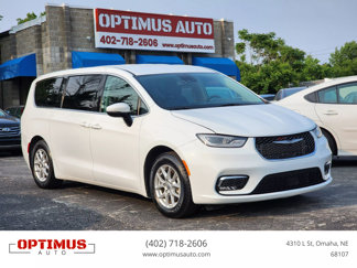 Used 2023 Chrysler Pacifica Touring-L image 1