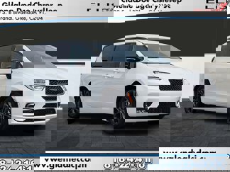 New 2026 Chrysler Pacifica Select image 1