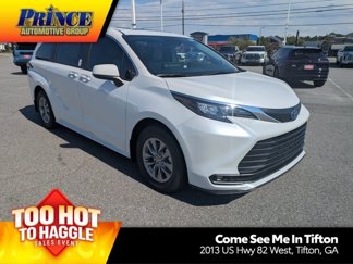 New 2025 Toyota Sienna XLE image 1