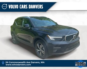 Certified 2025 Volvo XC40 B5 Core image 1