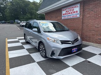 Used 2018 Toyota Sienna LE image 1