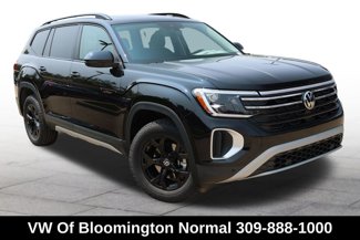 New 2025 Volkswagen Atlas Peak Edition SE image 1