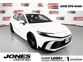 Certified 2025 Toyota Camry SE image 1