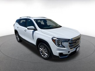 Used 2024 GMC Terrain SLT image 1