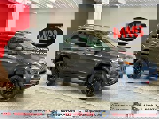 Used 2016 Jeep Cherokee Trailhawk w/ Comfort/Convenience Group image 1