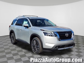 New 2025 Nissan Pathfinder SL w/ SL Premium Package image 1