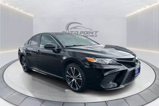 Used 2020 Toyota Camry SE image 1