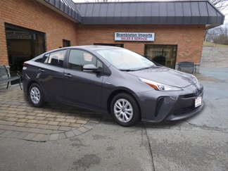 Used 2022 Toyota Prius LE image 1