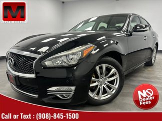 Used 2017 INFINITI Q70 3.7 image 1