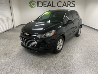 Used 2022 Chevrolet Trax LS w/ Tint and Cruise Package image 1